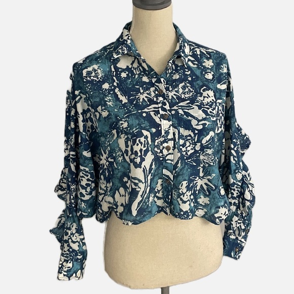Pilcro Anthropologie Cropped Batwing Blouse XXS Oversized Ruffle Batik Blue - Picture 3 of 16